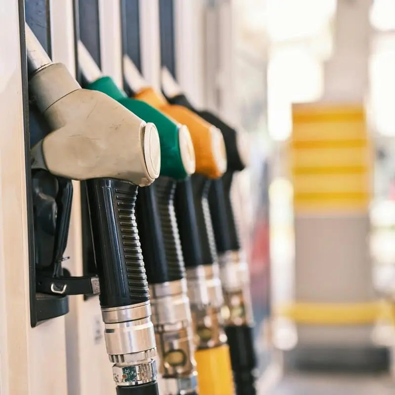 Consejos y Guías para Ahorrar en Combustible y Mejorar la Eficiencia de tu Vehículo.