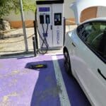 Punto de recarga eléctrica en Boltaña, Huesca